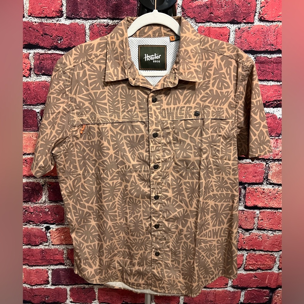 Howler Brothers Short Sleeve Print Shirt, Brown & Tan, Medium, Pristine